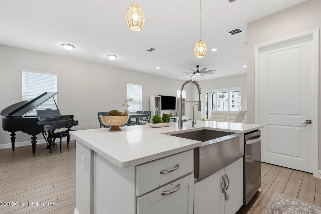 Photo of 385 RUM RUNNER Way