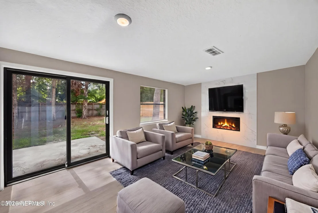 Photo of 184 DRACO Street