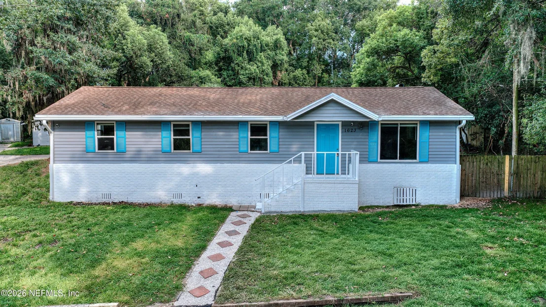Photo of 1623 WEST Road