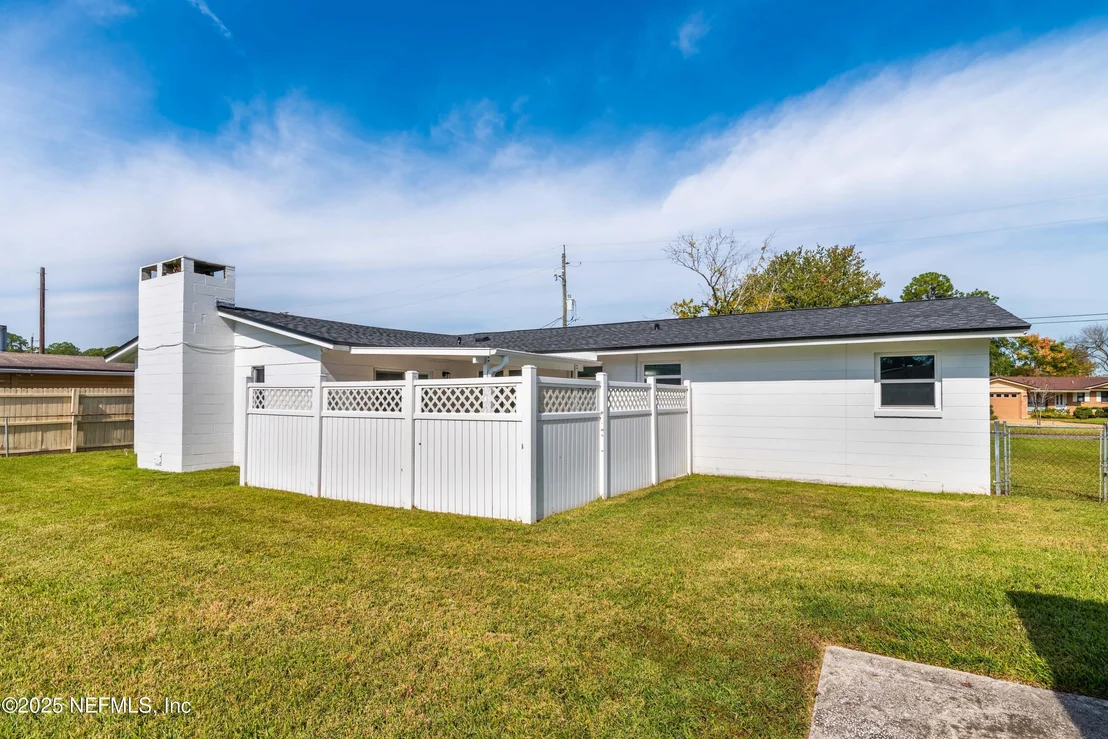 Photo of 5676 FLAGSTAFF Road