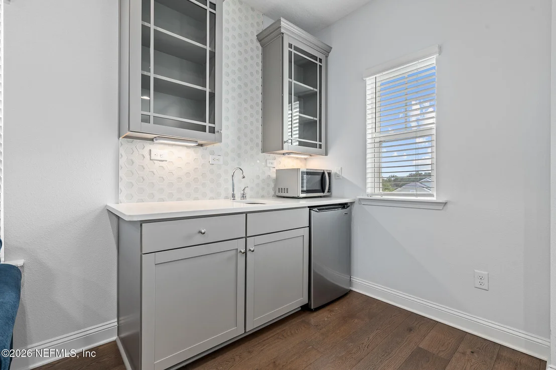 Photo of 27 SAINT BARTS Avenue