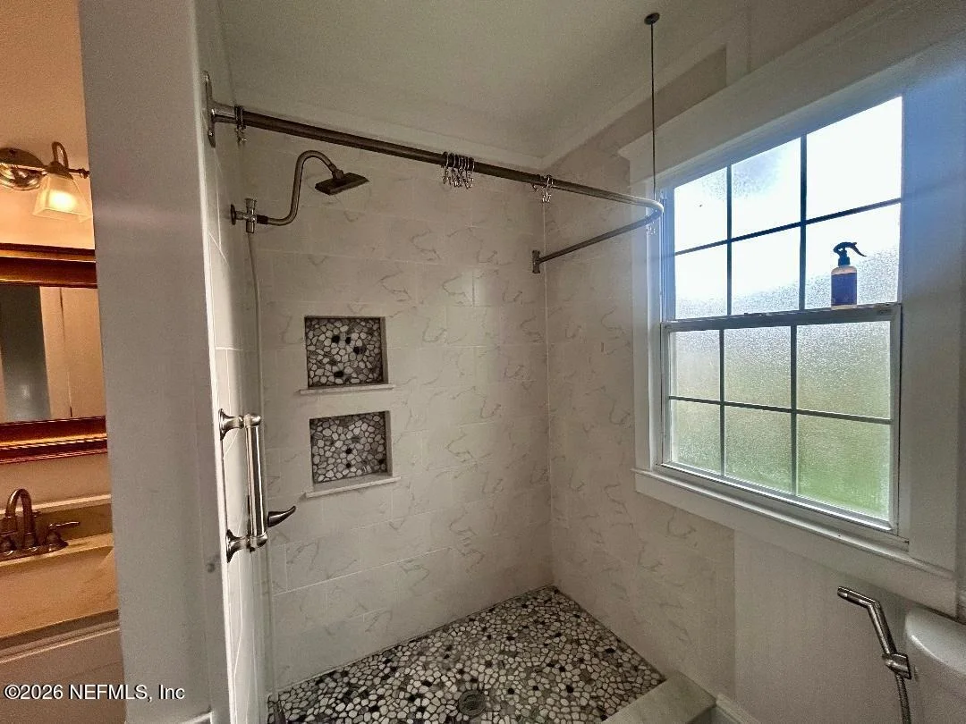 Photo of 32 E PARK Avenue