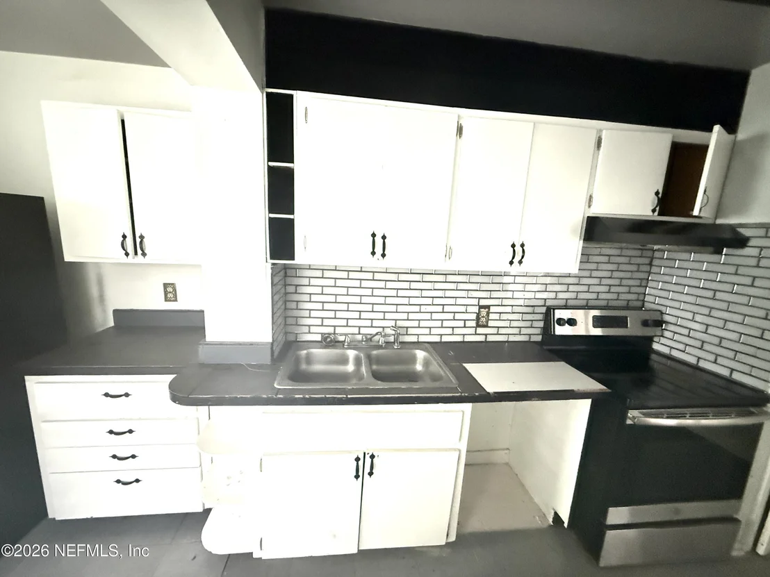 Photo of 8384 DELAWARE Avenue
