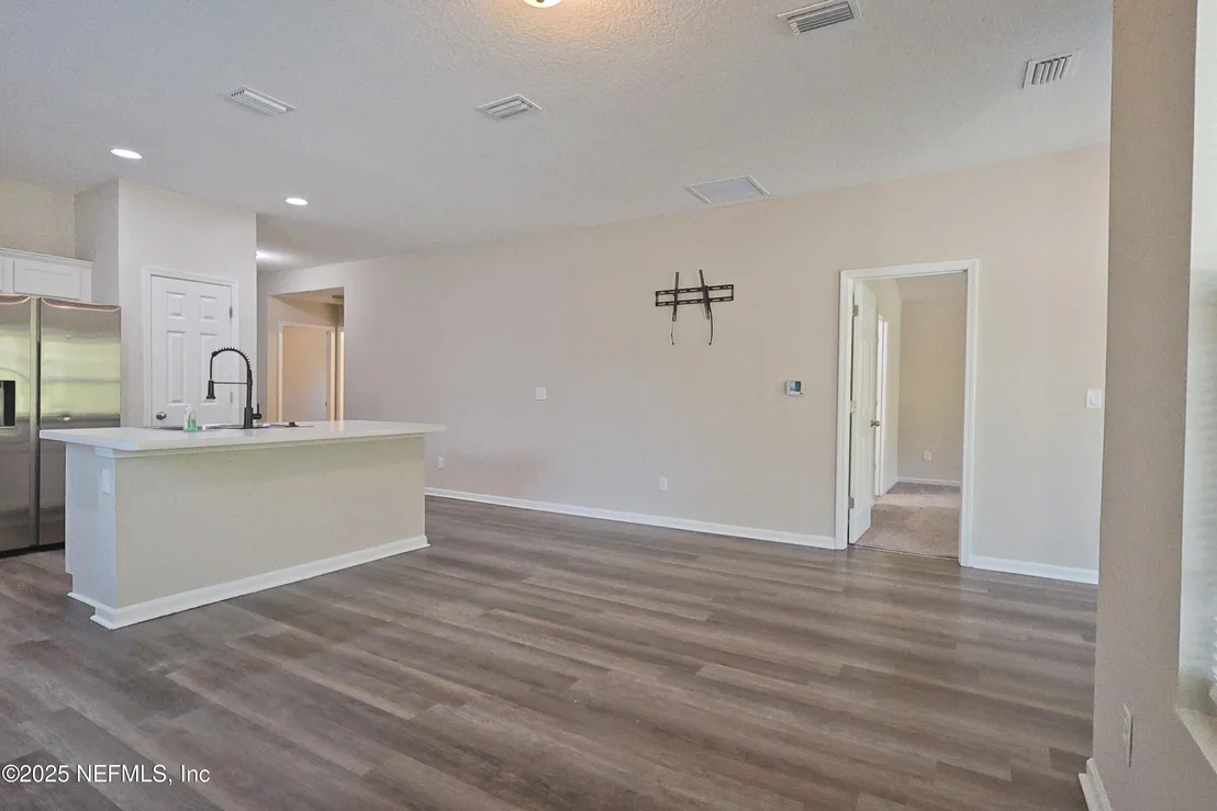 Photo of 52 PEPPERMINT Avenue