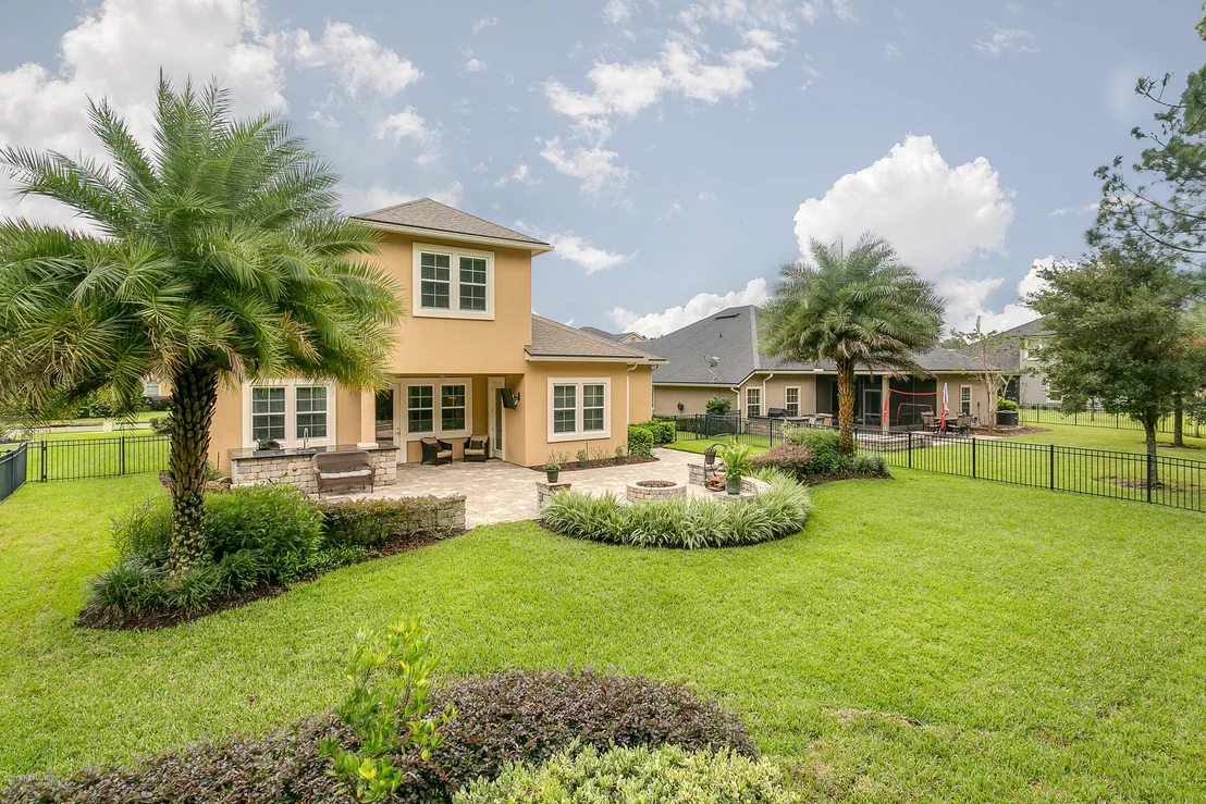 Photo of 2004 BRIDGEWOOD Drive