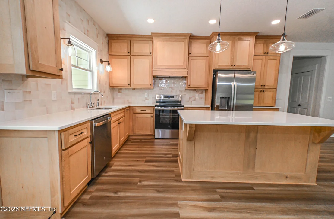 Photo of 839 N LOWDER Street