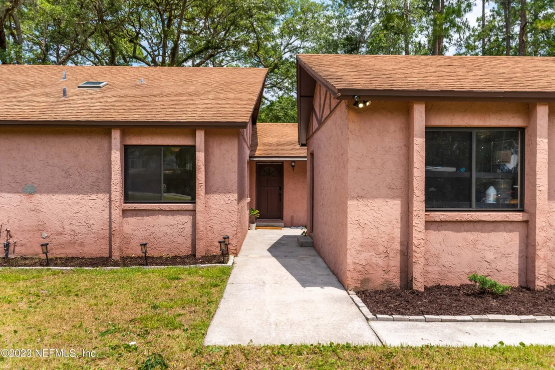 Photo of 1489 SATSUMA Road