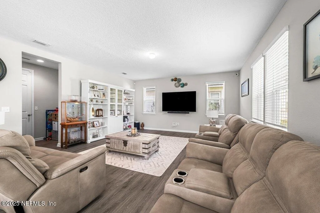 Photo of 1903 AMBERLY Drive
