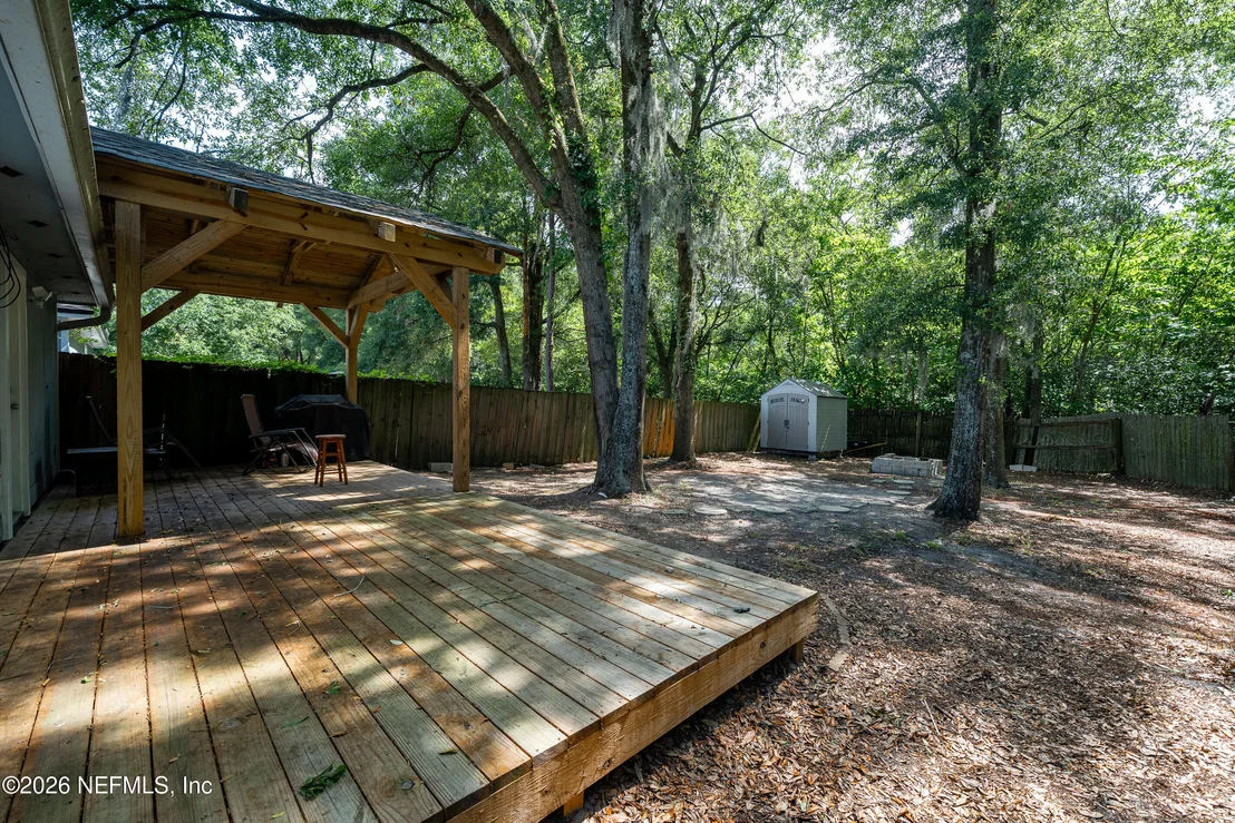 Photo of 877 JACKSON Road
