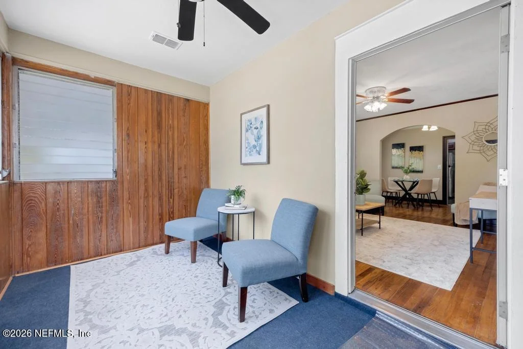Photo of 2550 SUMMIT Street