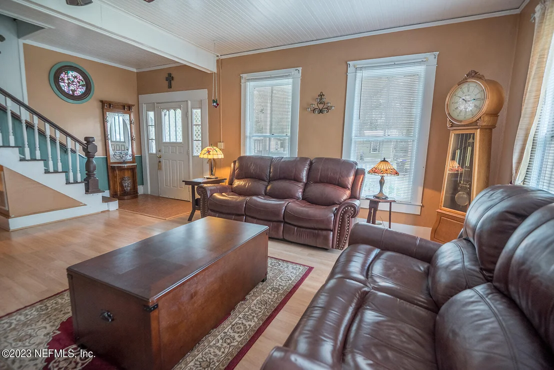 Photo of 404 N CHERRY Street