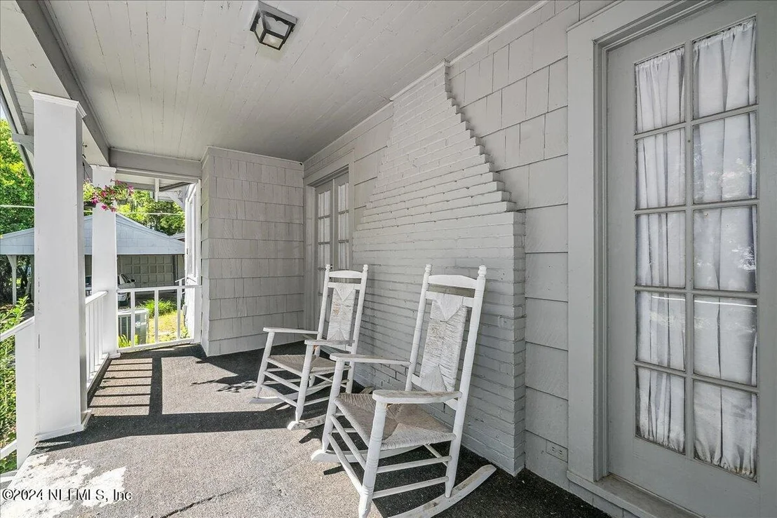 Photo of 231 OLEANDER Avenue