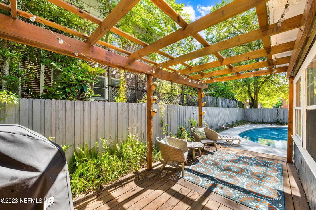 Photo of 3668 RIVERSIDE Avenue