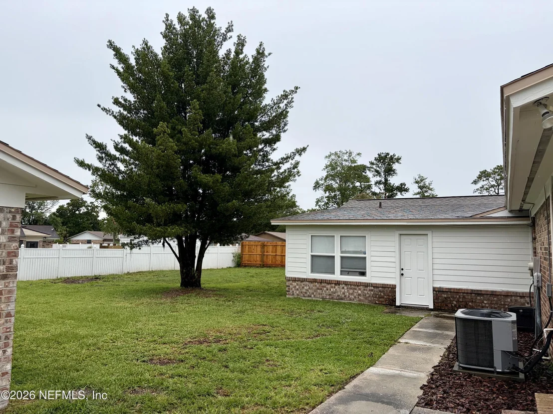 Photo of 685 BOWIE Boulevard