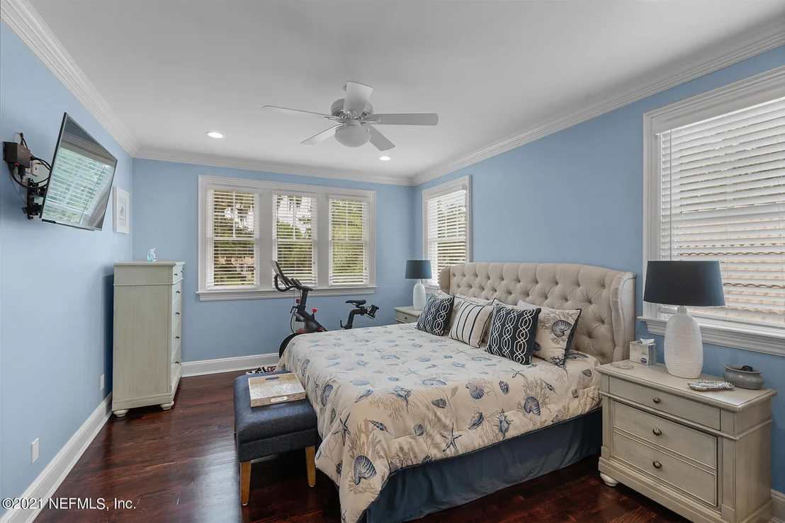 Photo of 236 LAUREL Lane