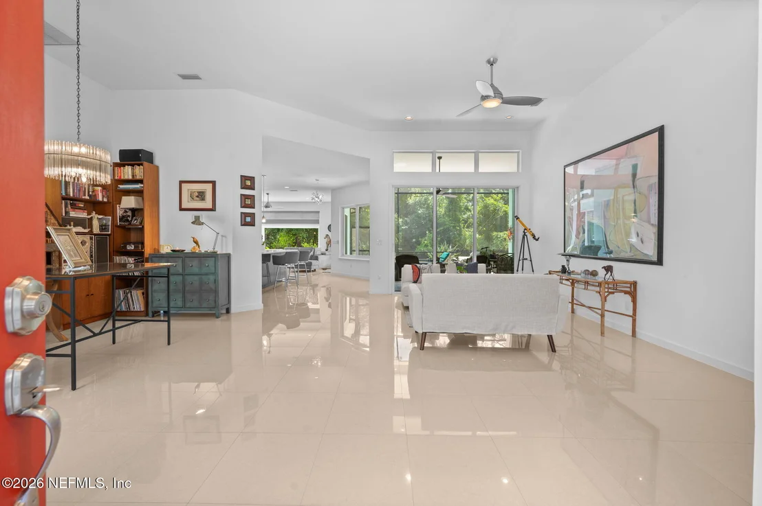 Photo of 132 BOTTLEBRUSH Drive