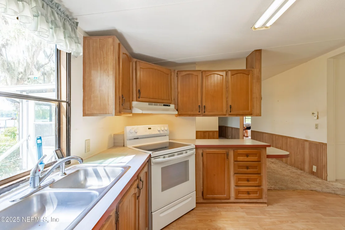Photo of 101 PINE TREE Lane