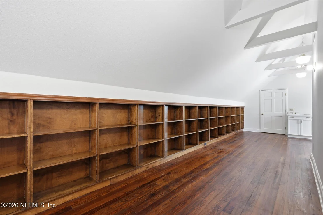Photo of 959 MAPLE Lane
