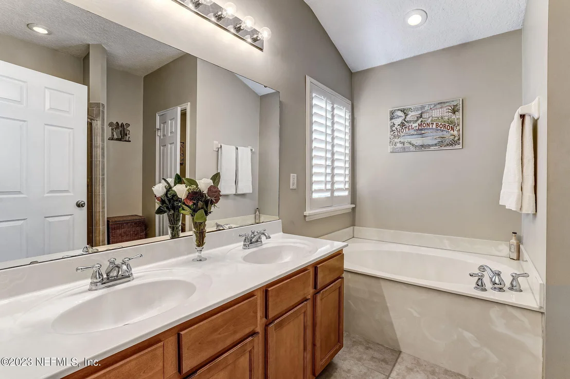 Photo of 412 JOHNS CREEK Parkway