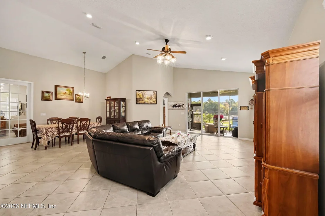 Photo of 43 LAGOON Way