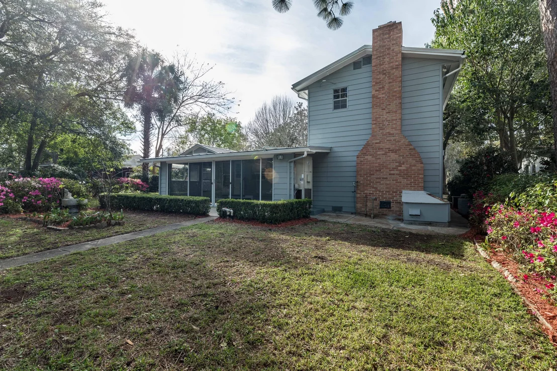 Photo of 335 SPRING FOREST Avenue