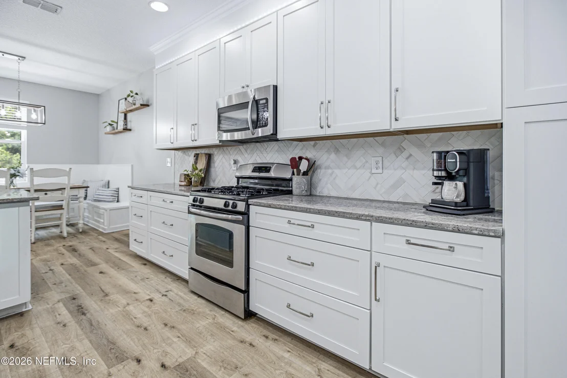 Photo of 95 HOWLAND Drive