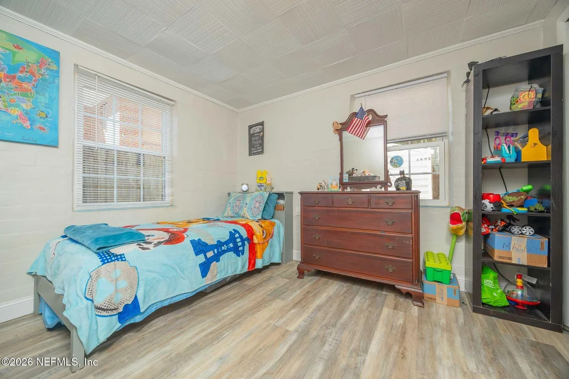 Photo of 6 DOUGLAS Avenue