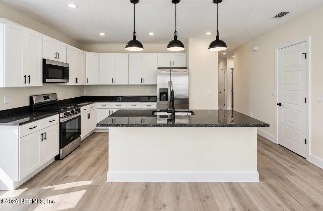 Photo of 1205 SAINT CLAIR Street