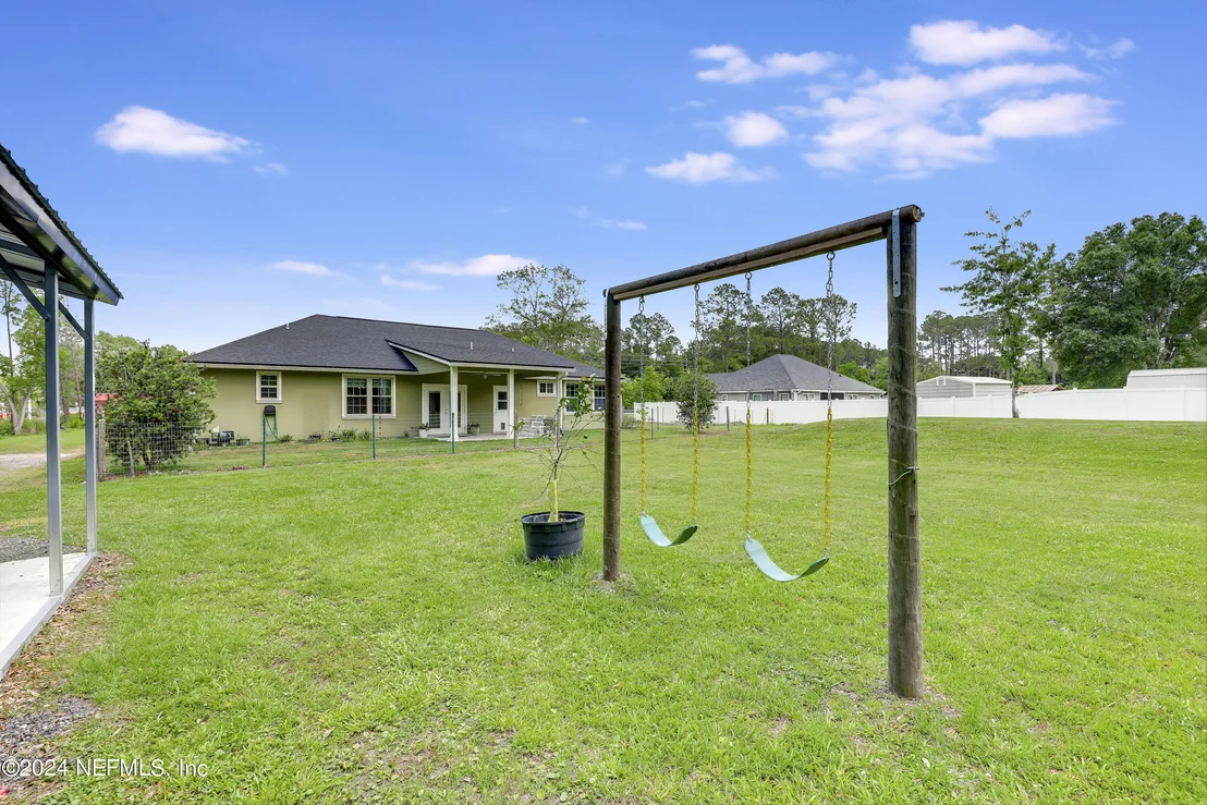 Photo of 540685 LEM TURNER Road