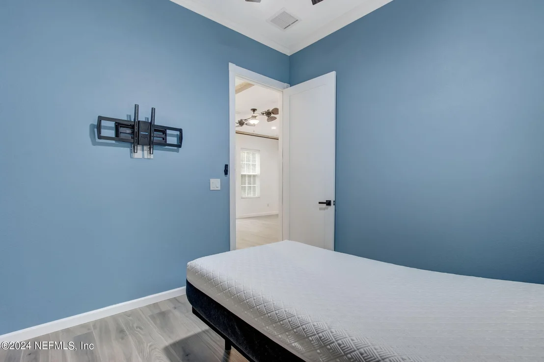 Photo of 574 W RIVER Road