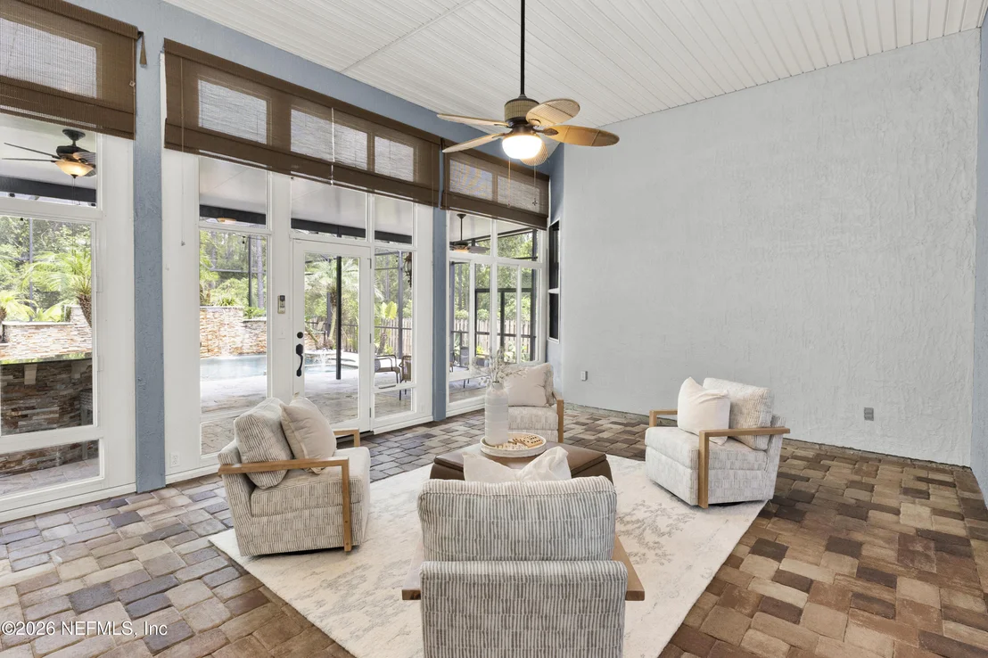 Photo of 784 W DEVONHURST Lane