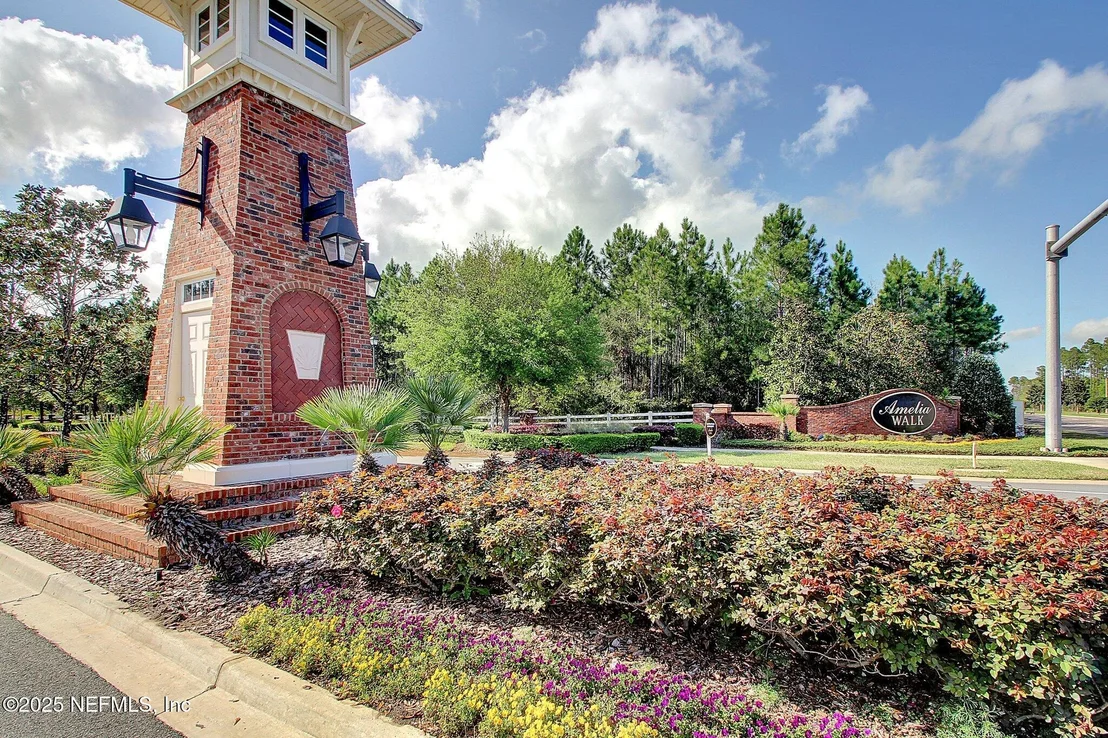 Photo of 85558 FALL RIVER Parkway