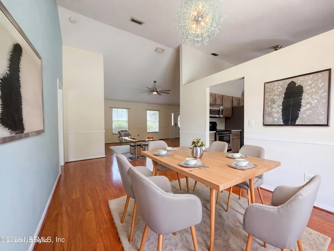 Photo of 1154 LINWOOD Loop