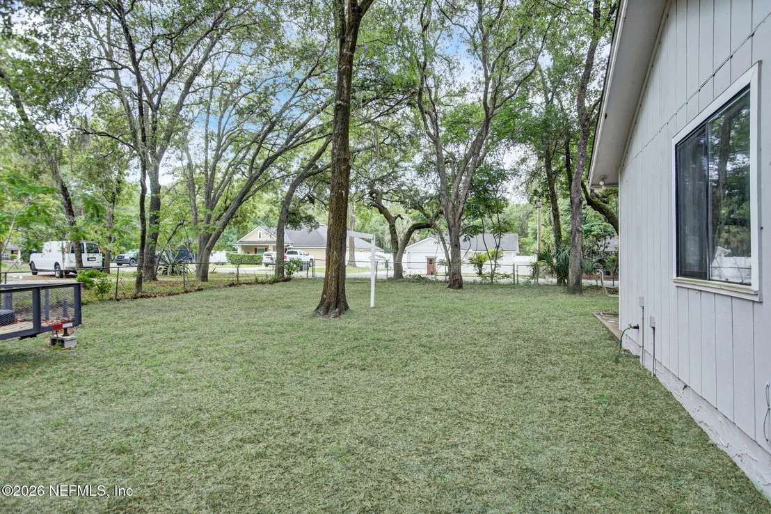Photo of 12977 BEAUBIEN Road