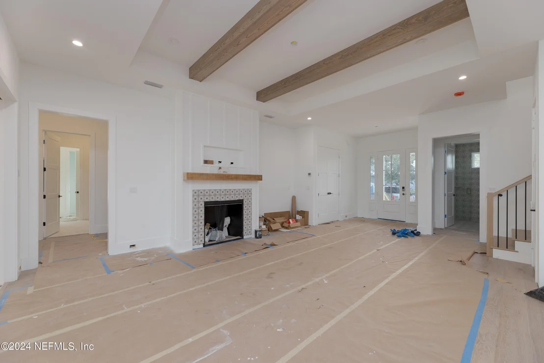 Photo of 372 RIDGEWAY Road