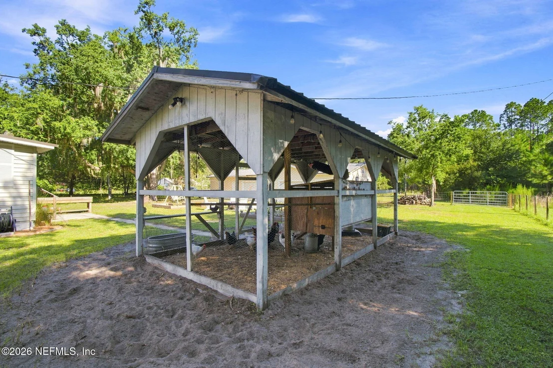 Photo of 33485 MEADOWS Lane