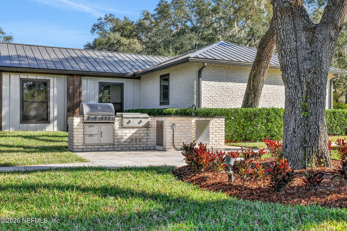 Photo of 532 MOONSHINE Drive