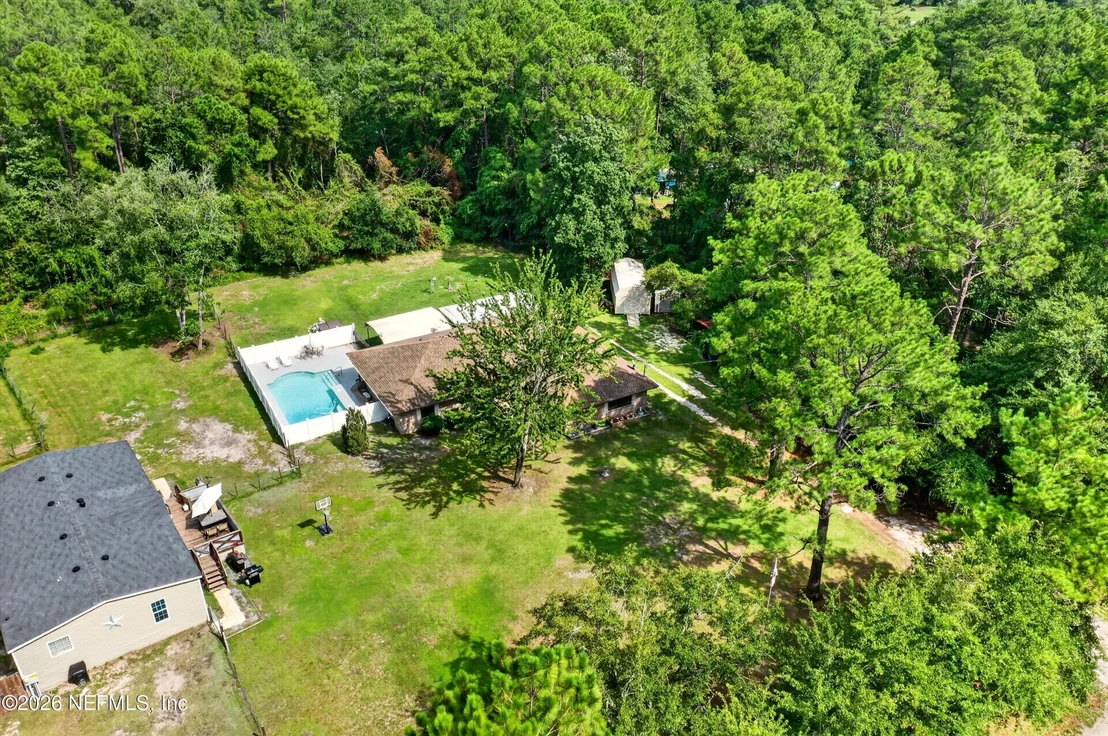 Photo of 2435 RANGE LINE Road