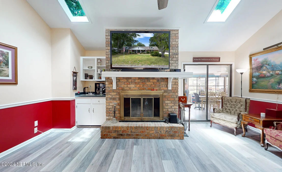 Photo of 2206 GLENCOE Drive