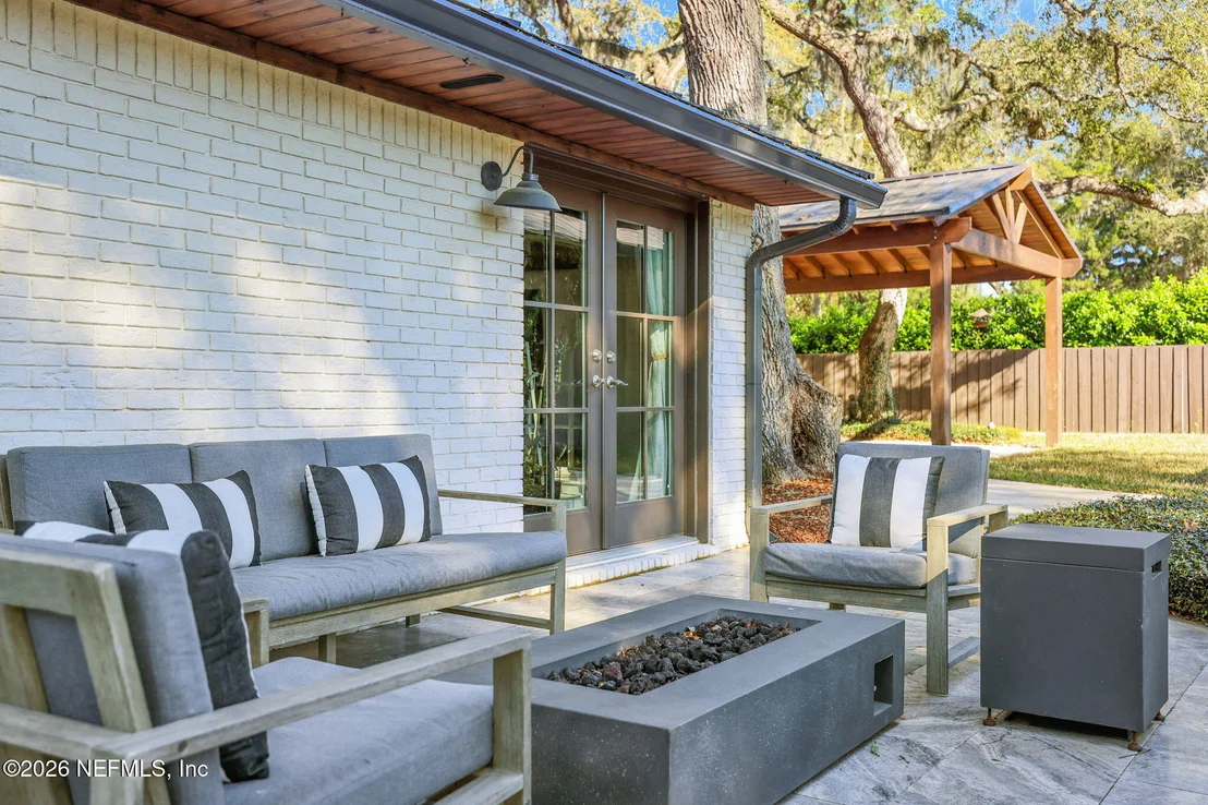 Photo of 532 MOONSHINE Drive