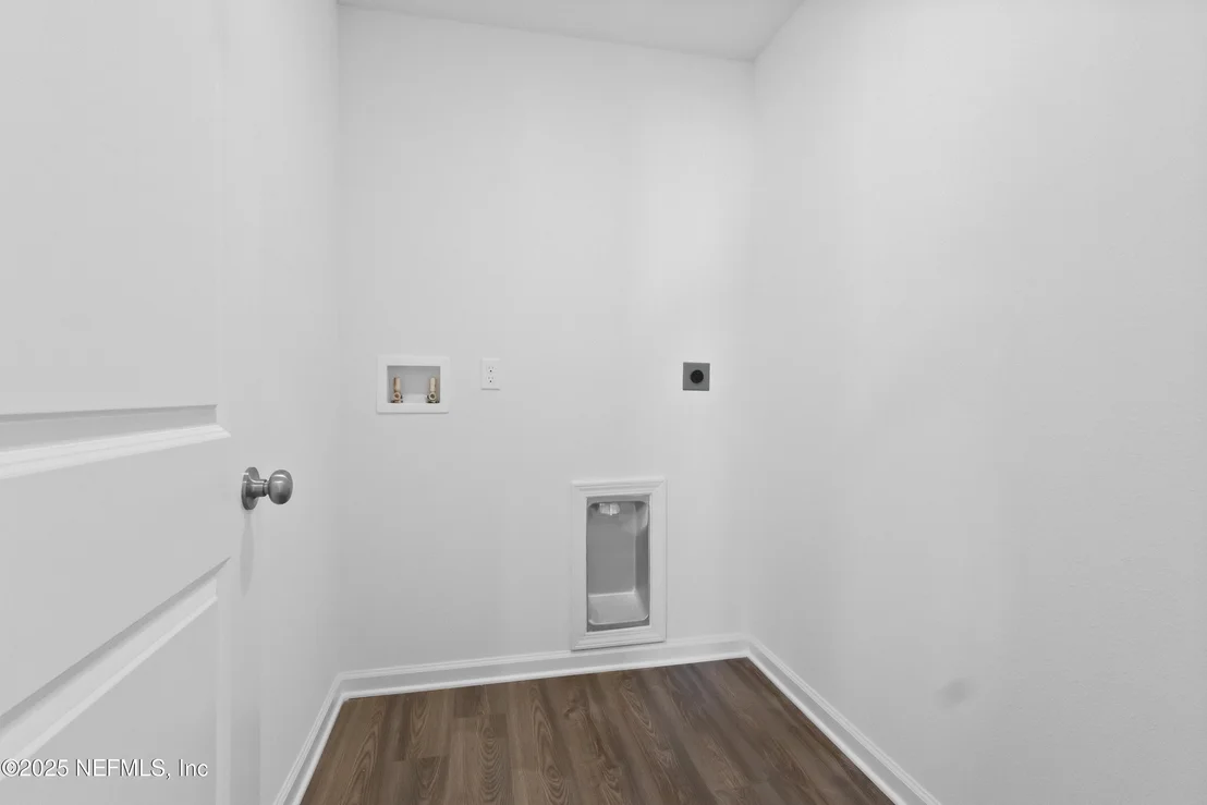 Photo of 10210 LIGHT Avenue