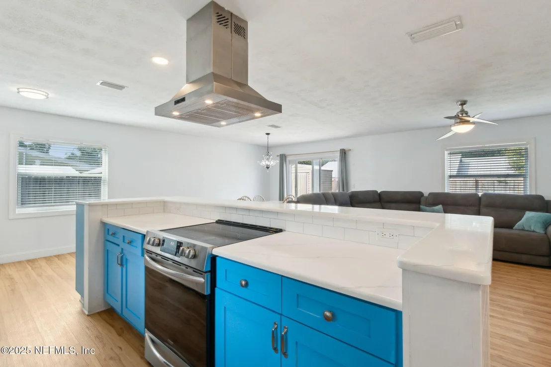 Photo of 234 HAWTHORNE Road