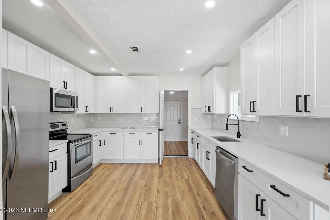 Photo of 6918 PARK Circle