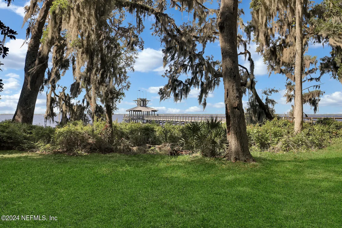 Photo of 595 MEADOW CREEK Drive