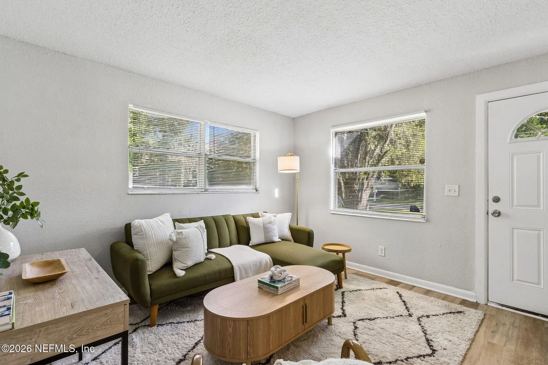 Photo of 2965 SUNSET Street