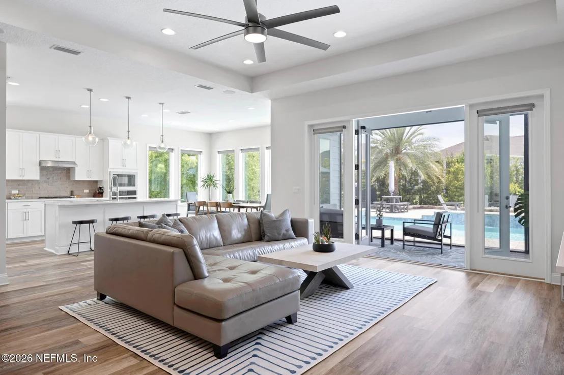 Photo of 11 FORESTVIEW Lane