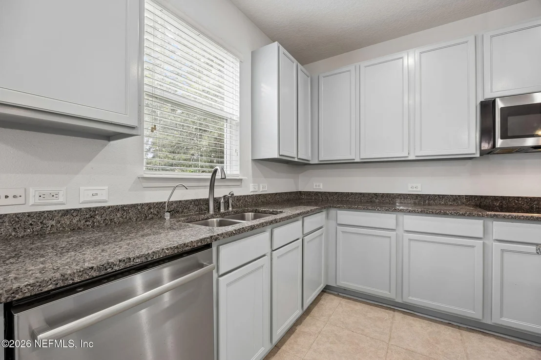 Photo of 95237 PERIWINKLE Place