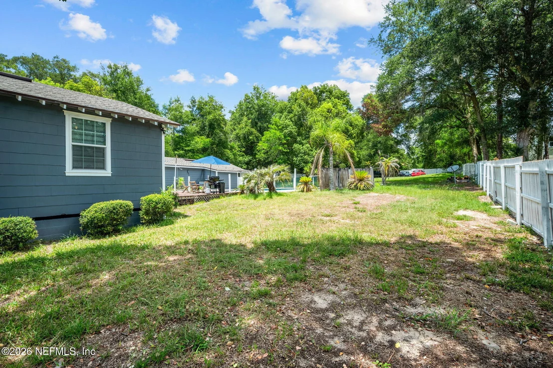 Photo of 9741 BRADLEY Road
