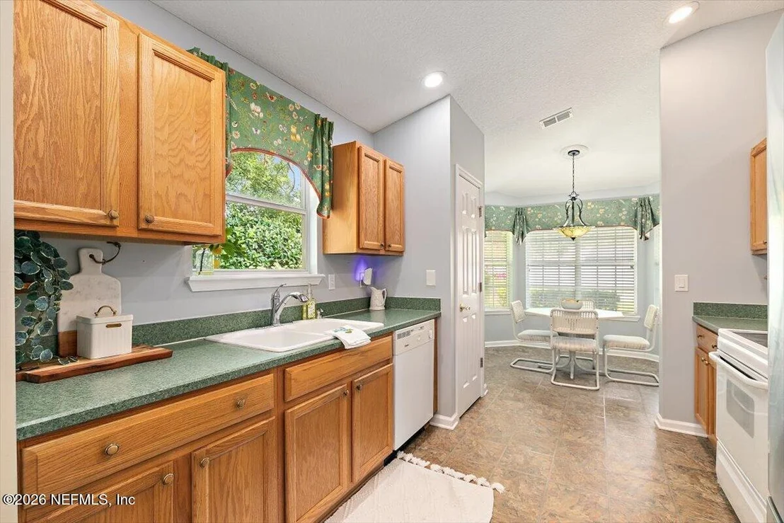 Photo of 952 BUTTERCUP Drive