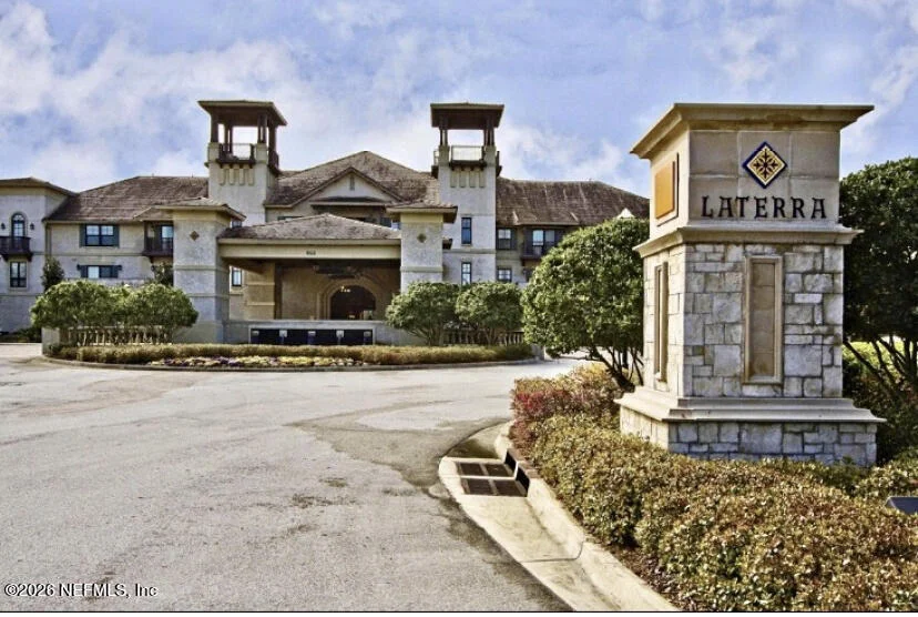 Photo of Unit 211 at 965 REGISTRY Boulevard